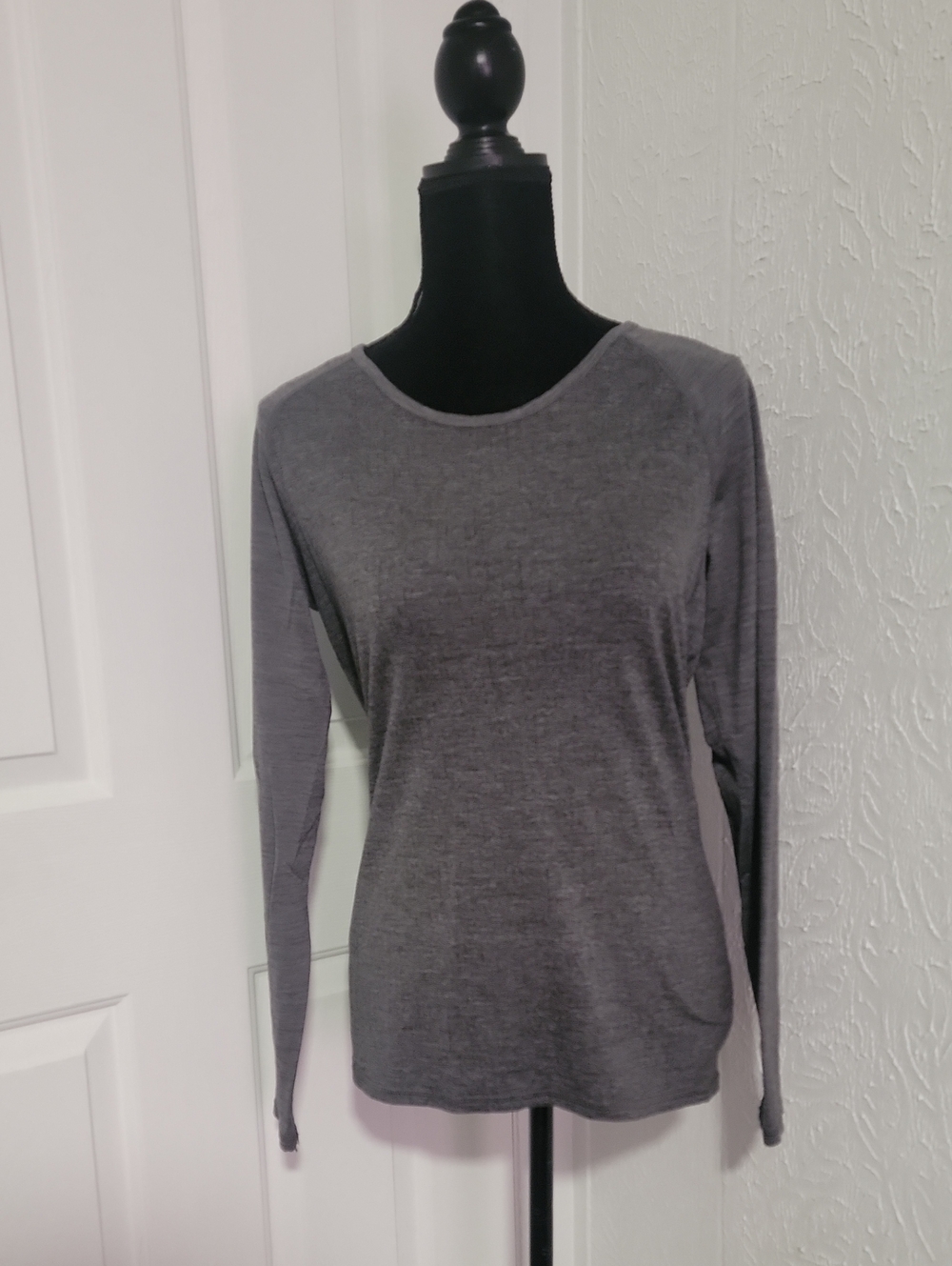 100% Merino Wool Long Sleeve Base Layer Top, Gray Womens Large